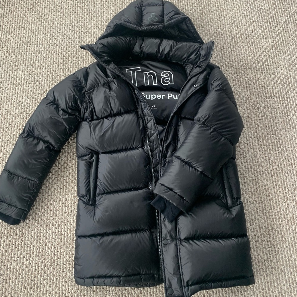 Aritzia TNA The Super Puff Mid - Black Gloss (LIKE NEW) XS